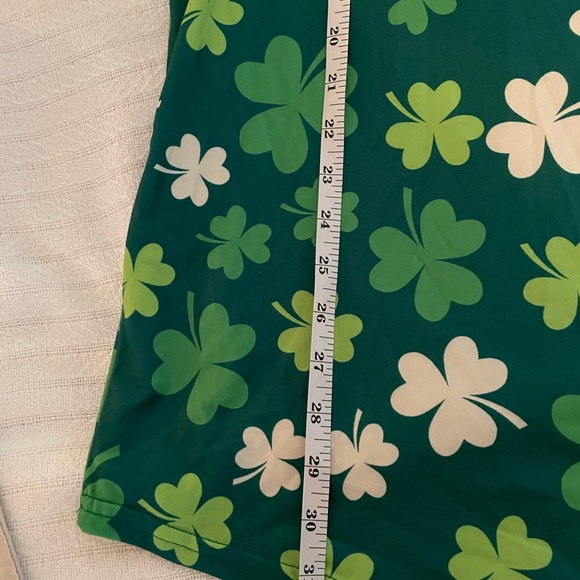 Shamrock Print Short Sleeve Polyester Top - Picture 4 of 5